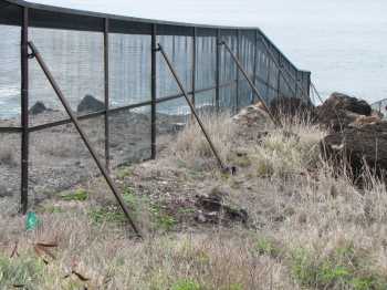 kaena_point_fence