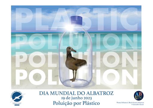 Black-footed Albatross: "Plastic Pollution" by Grisselle Chock - Portuguese